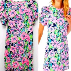 Classic Lilly Pulitzer Anabella dress with puffy short sleeves. Size medium.